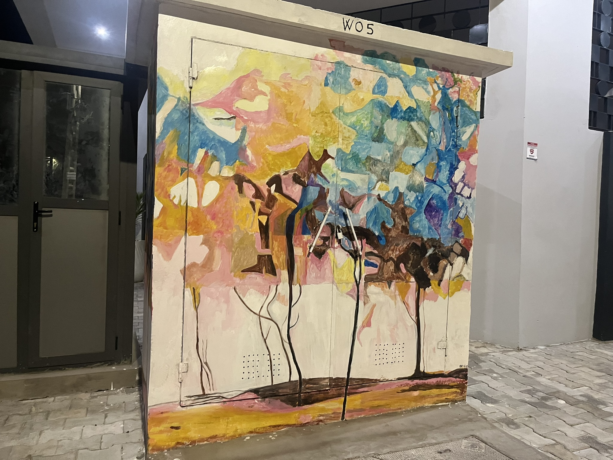 (Street Art) After Dinner Walks